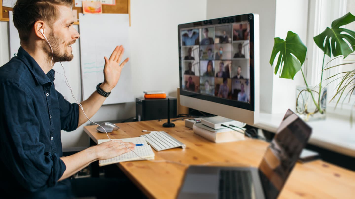 A meeintg via video call between business partners