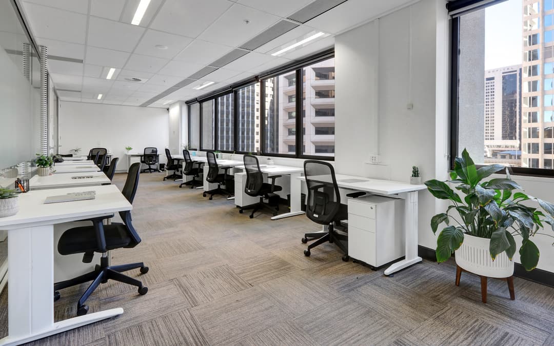 Office spaces with street view at Workspace365