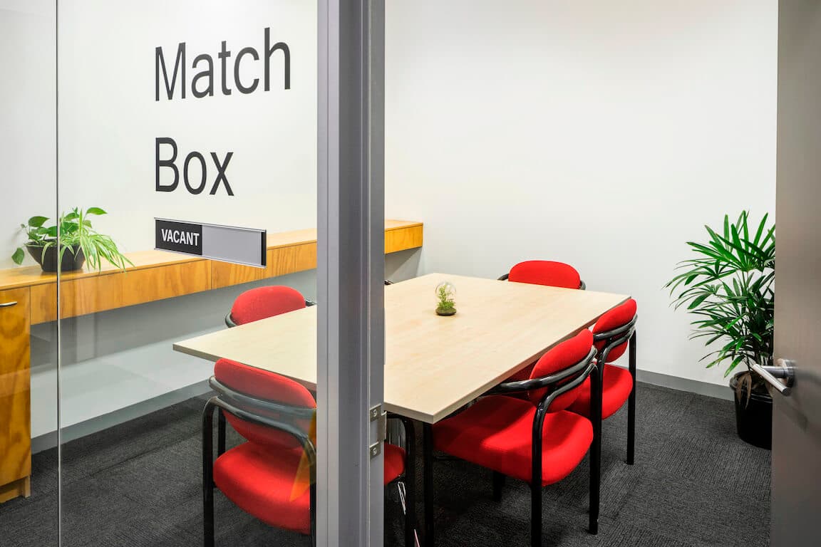 Matchbox meeting room for up to 6 people at Workspace365